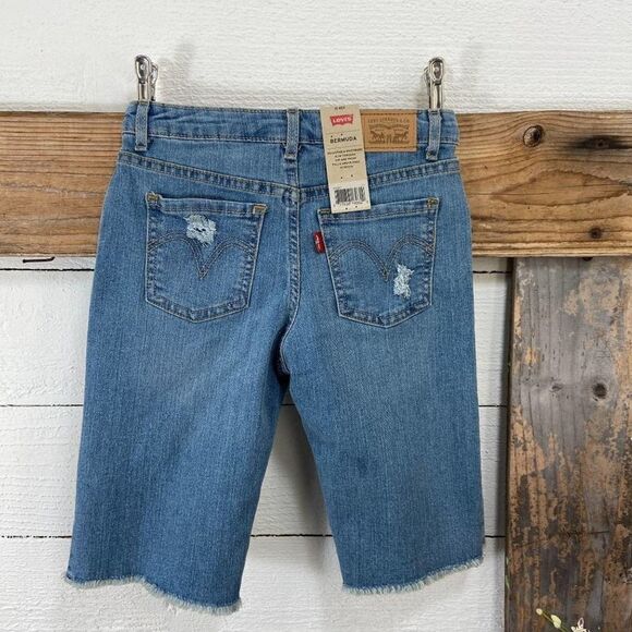 $59 Levi’s Jean Bermuda Shorts Distressed  10R NWT - Picture 6 of 6